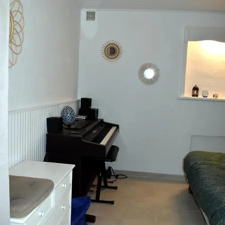 Grand Studio Avec Jardin A Saint-Aygulf Fréjus Exterior photo